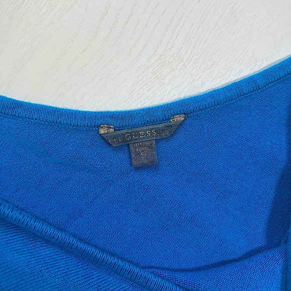GUESS Sweater - Picture 3 of 3